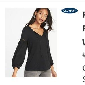 Women's Relaxed Tie-neck Peasant Top